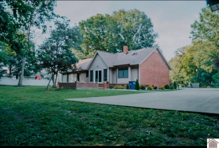 220 Valiant Drive, Paducah, KY 42001 - #2