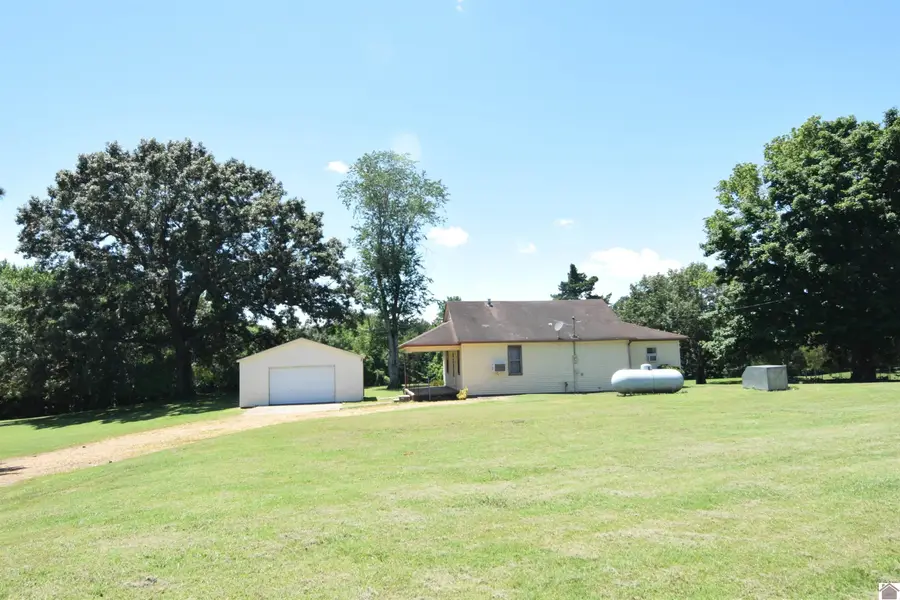 845 S County Line Road, Mayfield, KY 42066 - #2