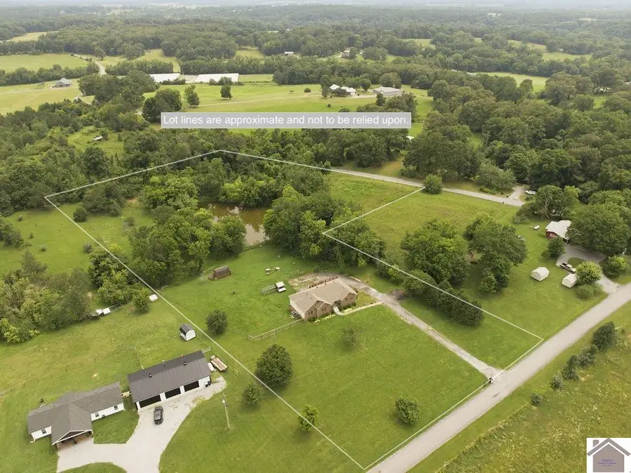 97 Camelot Dr., Cadiz, KY 42211 - #2