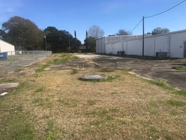 716 W Admiral Doyle Drive, New Iberia, LA 70560
