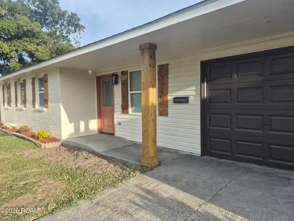 325 Arlington Court, Laplace, LA 70068