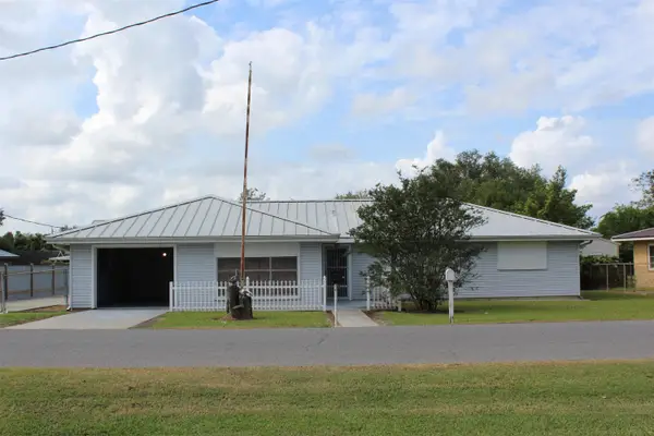 248 Ledet Ln, Larose, LA 70373