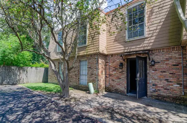 2100 College, Baton Rouge, LA 70808