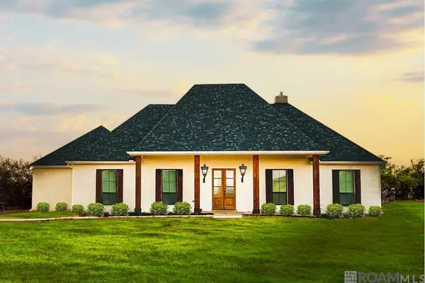 11157 Toria Ln, St. Amant, LA 70774