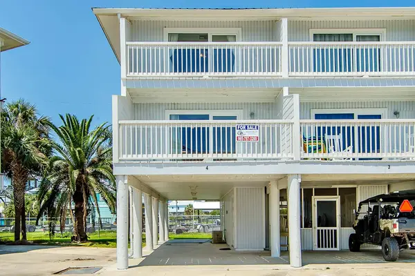 411 Admiral Craik Dr, Grand Isle, LA 70358