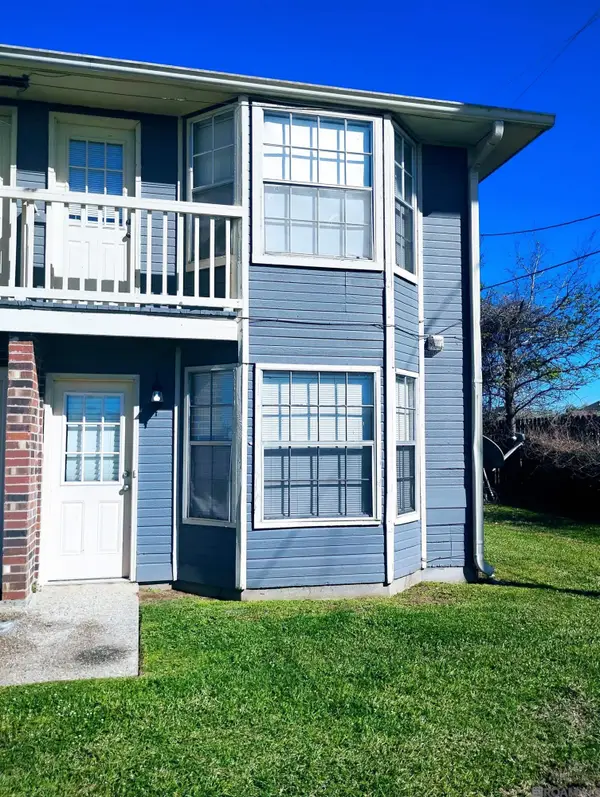 810 Meadow Glen Ave, Zachary, LA 70791
