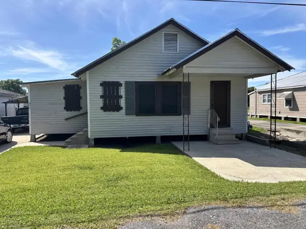 302 Convent St, Labadieville, LA 70372