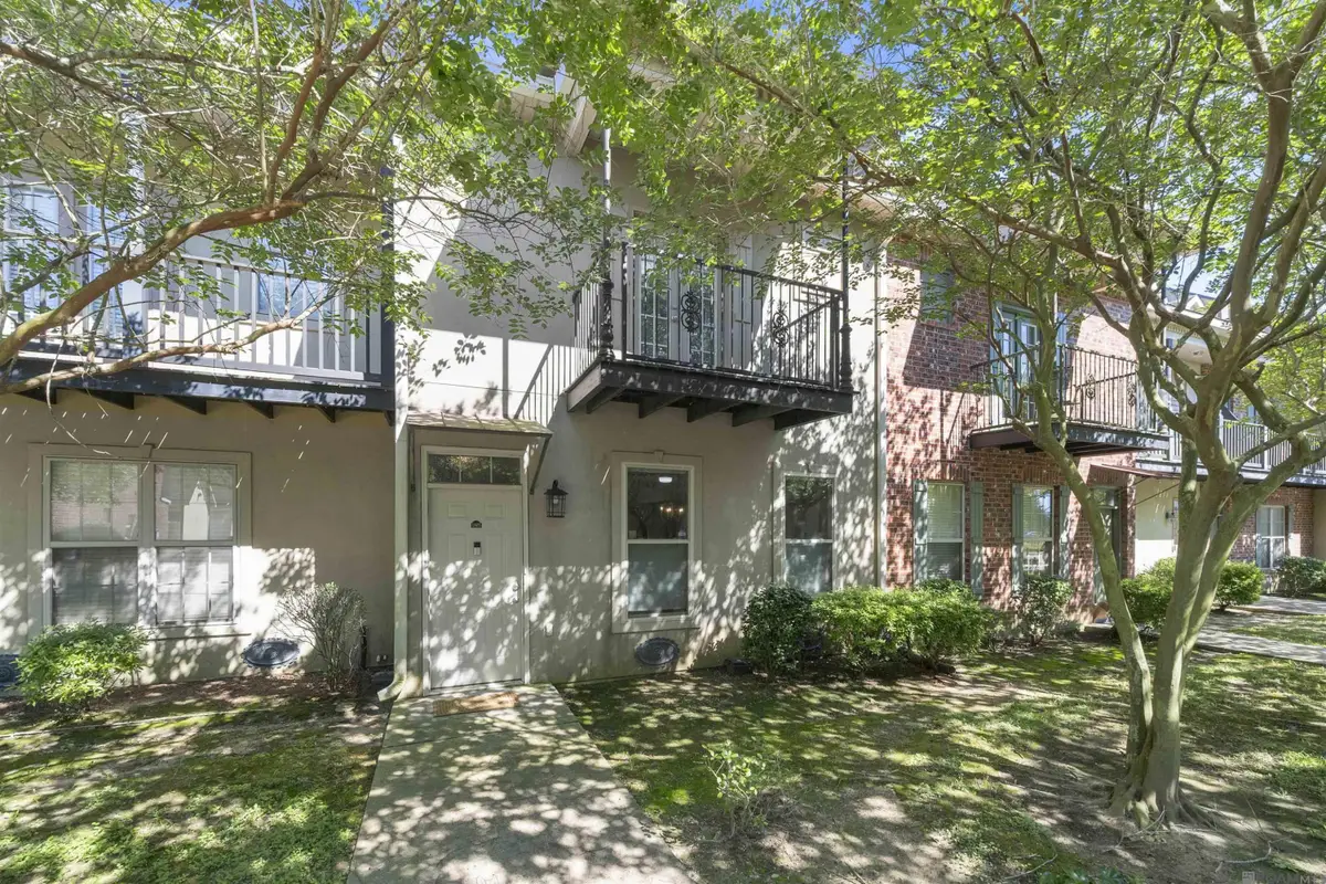 10600 Lakes Blvd, Baton Rouge, LA 70810 - #1