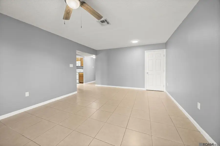 1724 S Brightside View Dr, Baton Rouge, LA 70820 - #2