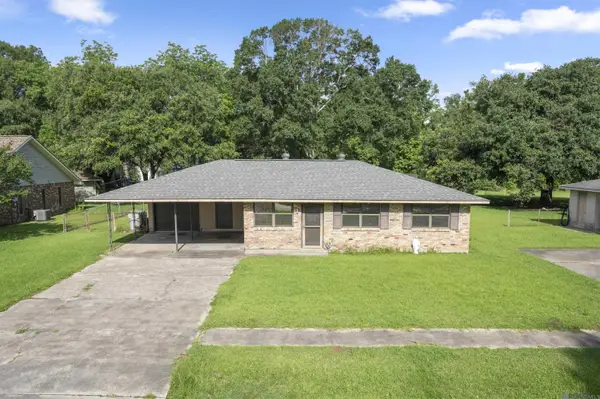 12445 Middlewood Dr, Baker, LA 70714