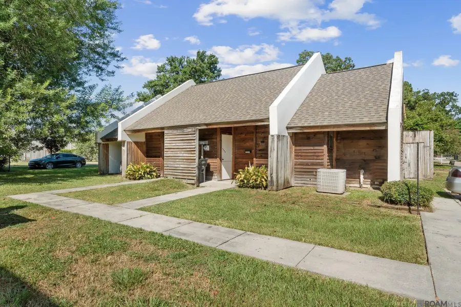 8371/81-8376/86 Bayou Fountain Ave, Baton Rouge, LA 70810 - #2
