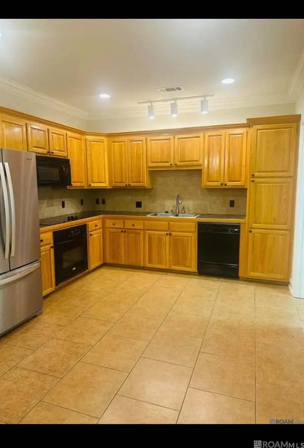 373 River Mill Dr, Brusly, LA 70719