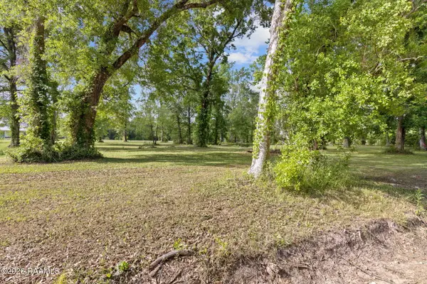 70 Mcveigh Road, Arnaudville, LA 70512