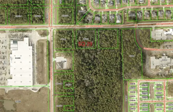 Crestwood Street, Covington, LA 70433