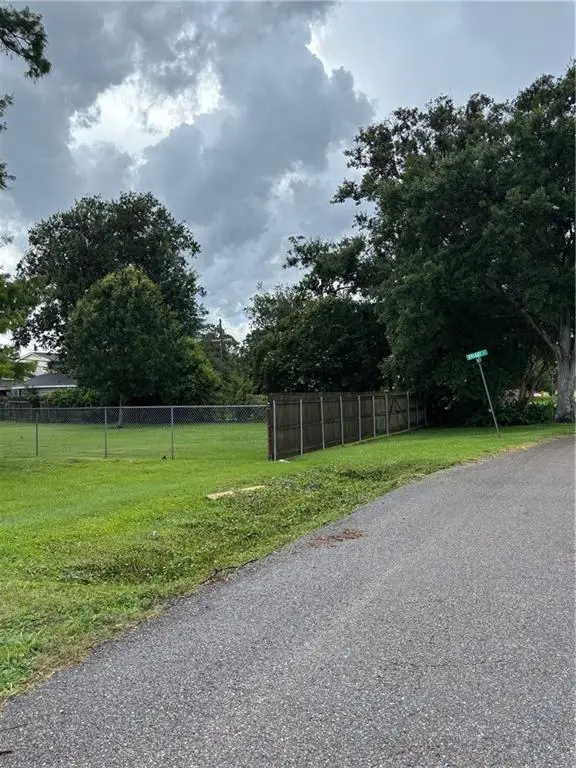 320 Commerce Street, Gretna, LA 70056 - Image #2