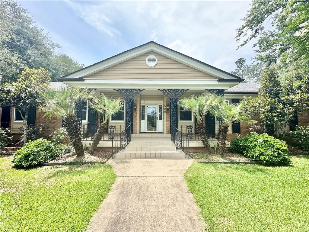 300 S Sewell Place, Bunkie, LA 71322 - Image #1