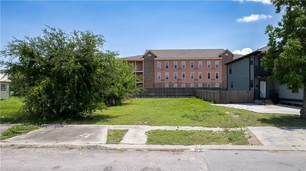 1427 Lamanche Street, New Orleans, LA 70117 - Image #1