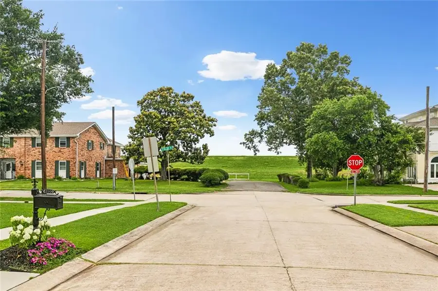 4917 Lake Vista Drive, Metairie, LA 70006 - Image #2
