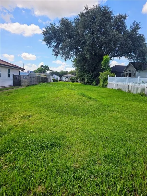 1418 Mandolin Street, New Orleans, LA 70122 - Image #2