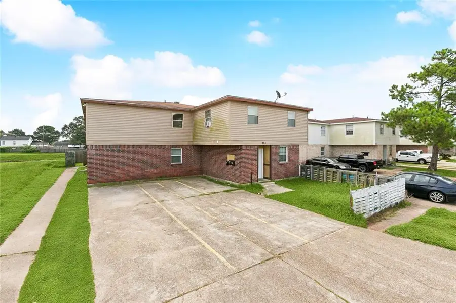 953 E Monterey Court, Gretna, LA 70056 - #2