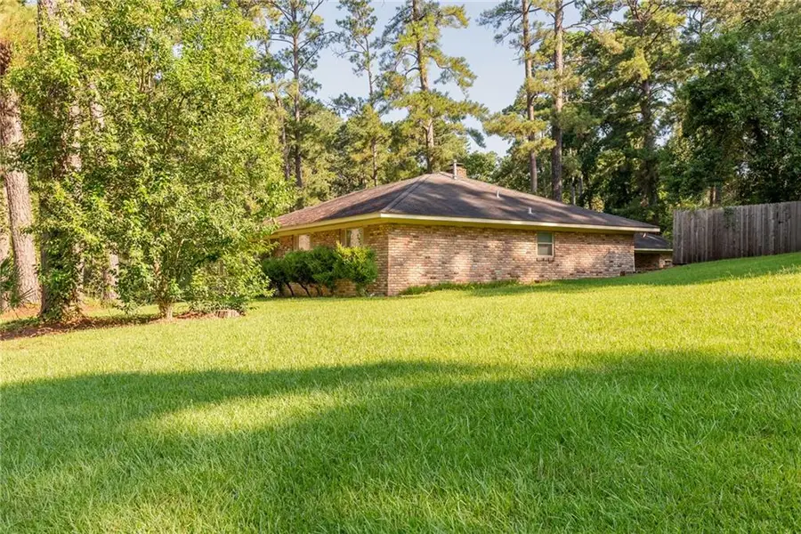 516 Hiawatha Trail Drive, Pineville, LA 71360 - Image #2