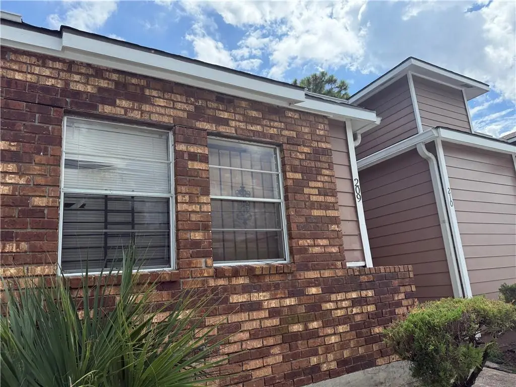 701 Fairfax Drive #209, Gretna, LA 70056 - Image #1