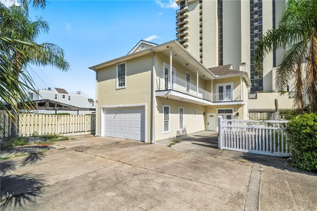 269 W Robert E. Lee Boulevard, New Orleans, LA 70124 - Image #1