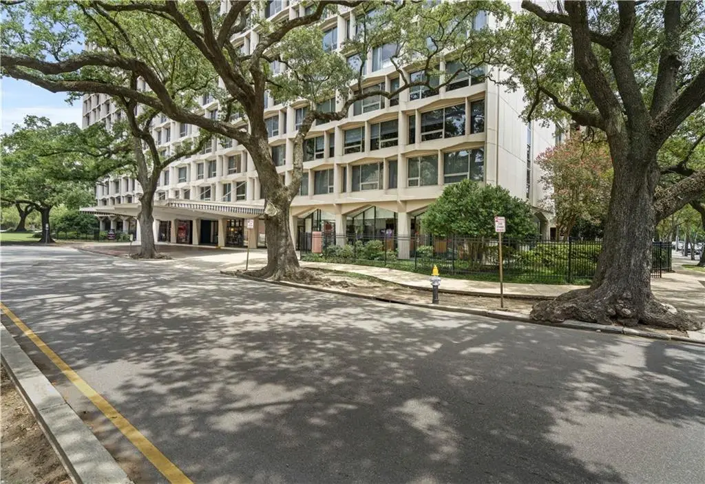 2100 St Charles Avenue #7L, New Orleans, LA 70130 - Image #1