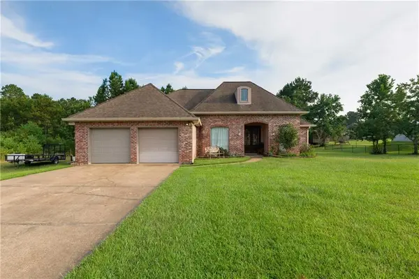 154 Woodlake Drive, Pineville, LA 71360