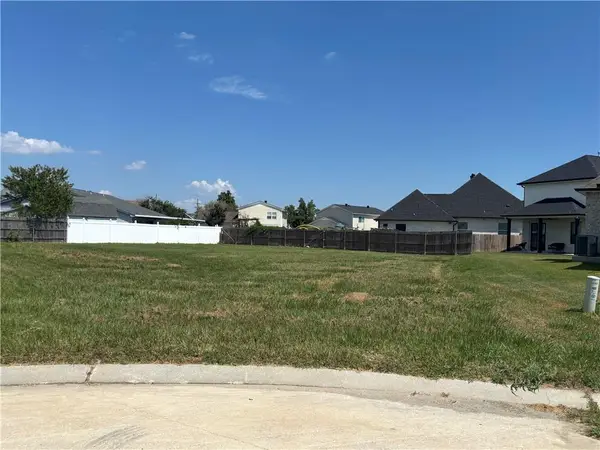 2203 Red Shoulder Circle, Marrero, LA 70072
