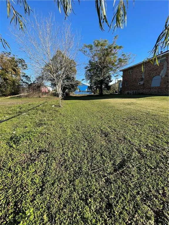 1911 Charbonnet Street, New Orleans, LA 70117 - Image #2