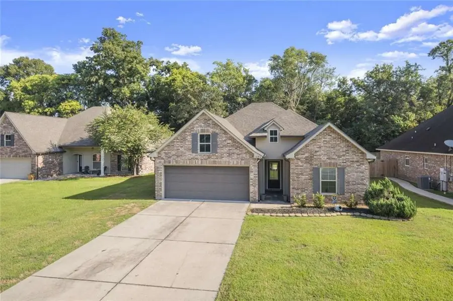 1394 Rue Riviere Drive, Port Allen, LA 70767 - #2