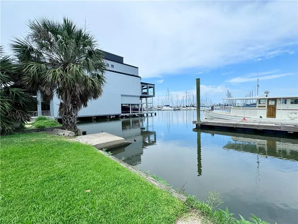 7690 Breakwater Drive, New Orleans, LA 70124 - Image #1