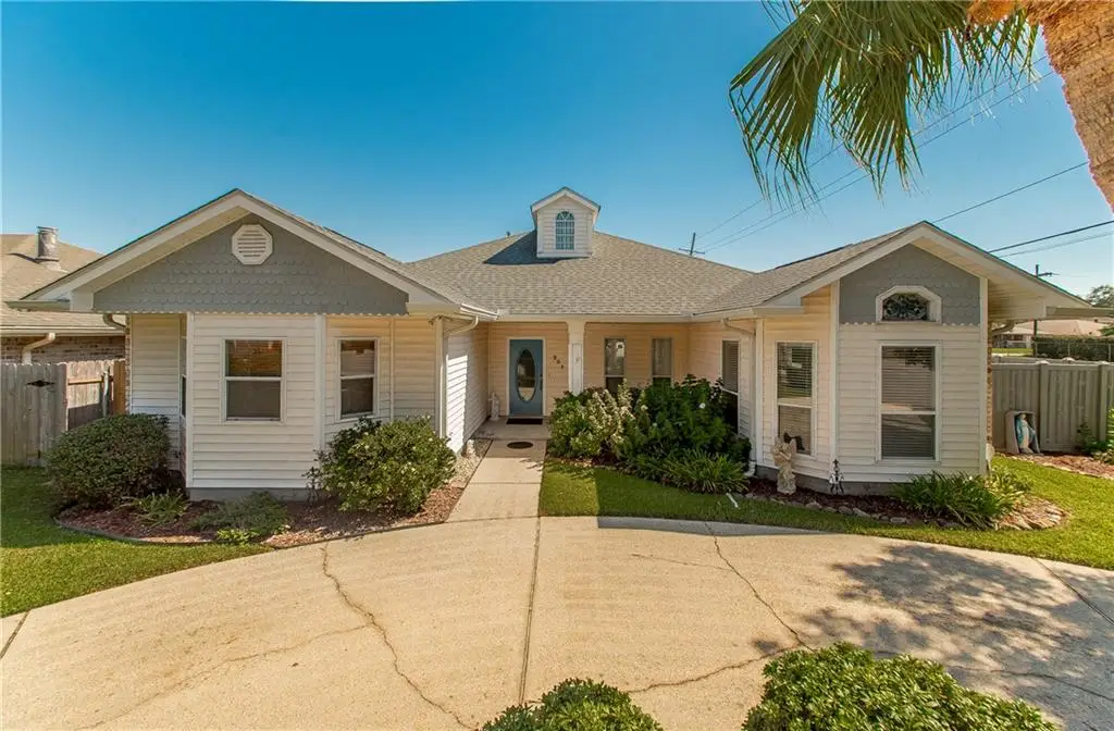 201 Colonial Club Drive, Harahan, LA 70123 - Image #1