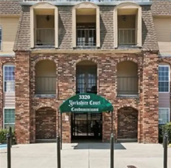 3320 N Arnoult Road #220, Metairie, LA 70002