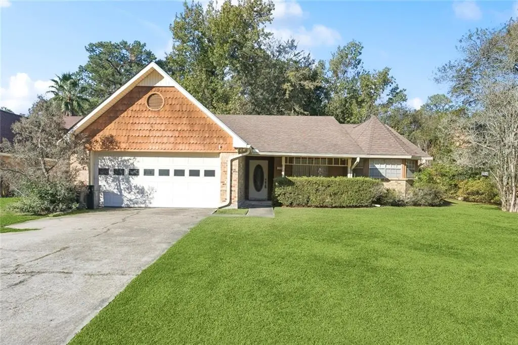 308 Woodridge Boulevard, Mandeville, LA 70471 - Image #1