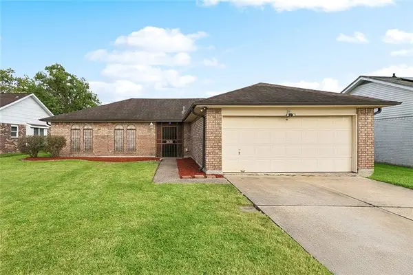 2433 Lynnbrook Drive, Harvey, LA 70058