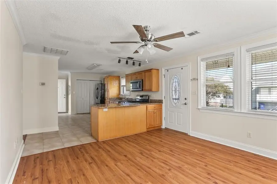 6216 Cameron Boulevard, New Orleans, LA 70122 - Image #2