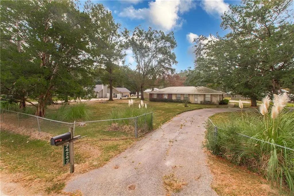 24242 Verneuil Lane, Ponchatoula, LA 70454 - Image #1