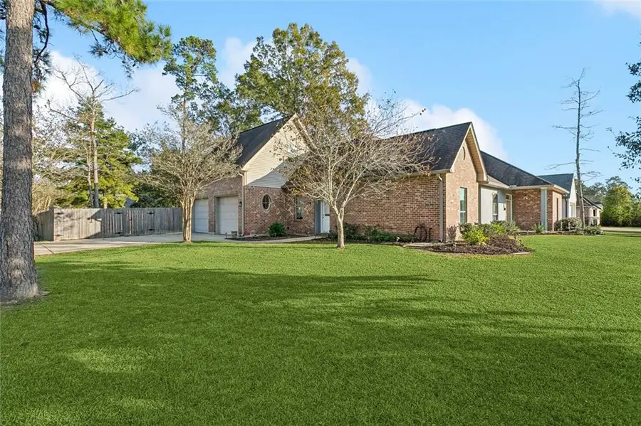452 Belle Pointe Drive, Madisonville, LA 70447 - Image #2
