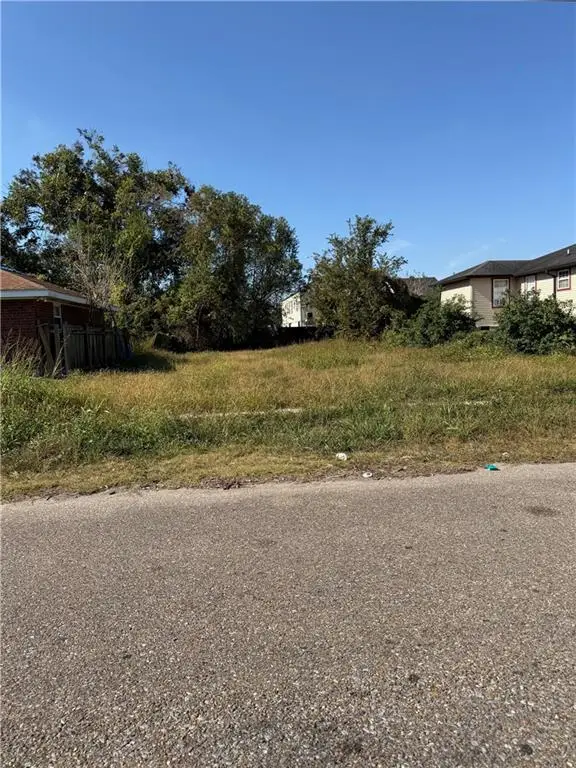 1907 Tricou Street, New Orleans, LA 70117