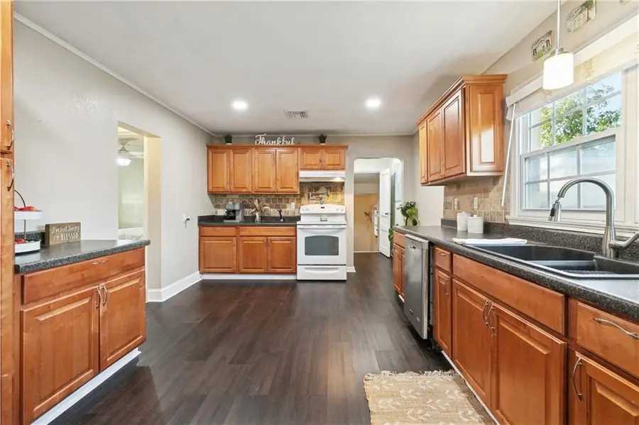 616 Avenue F, Marrero, LA 70072 - #3