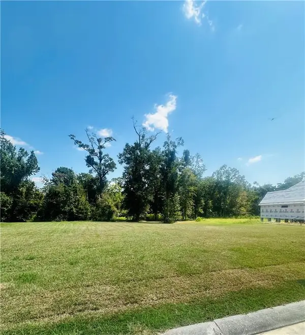 113 Sierra Ridge Court, Madisonville, LA 70447