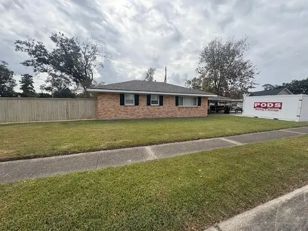 631 Stratford Drive, Harahan, LA 70123