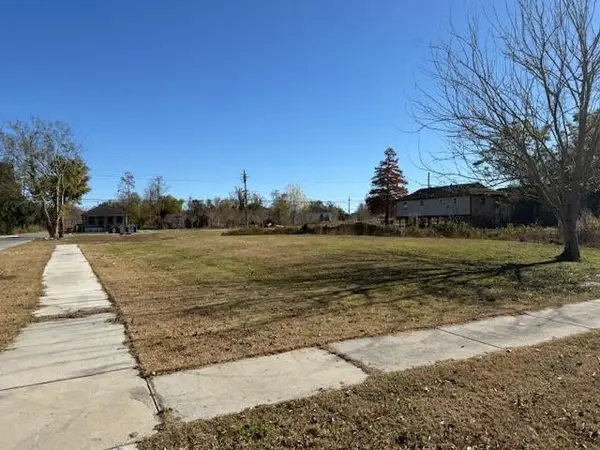 2441 Lamanche Street, New Orleans, LA 70117