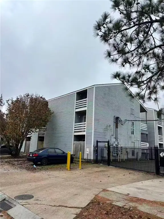 4218 Hessmer Avenue #302, Metairie, LA 70002 - Image #1