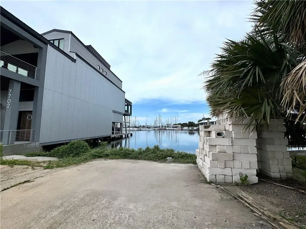 7700 Breakwater Drive, New Orleans, LA 70124 - #1