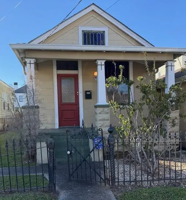 526 Bellecastle Street, New Orleans, LA 70115