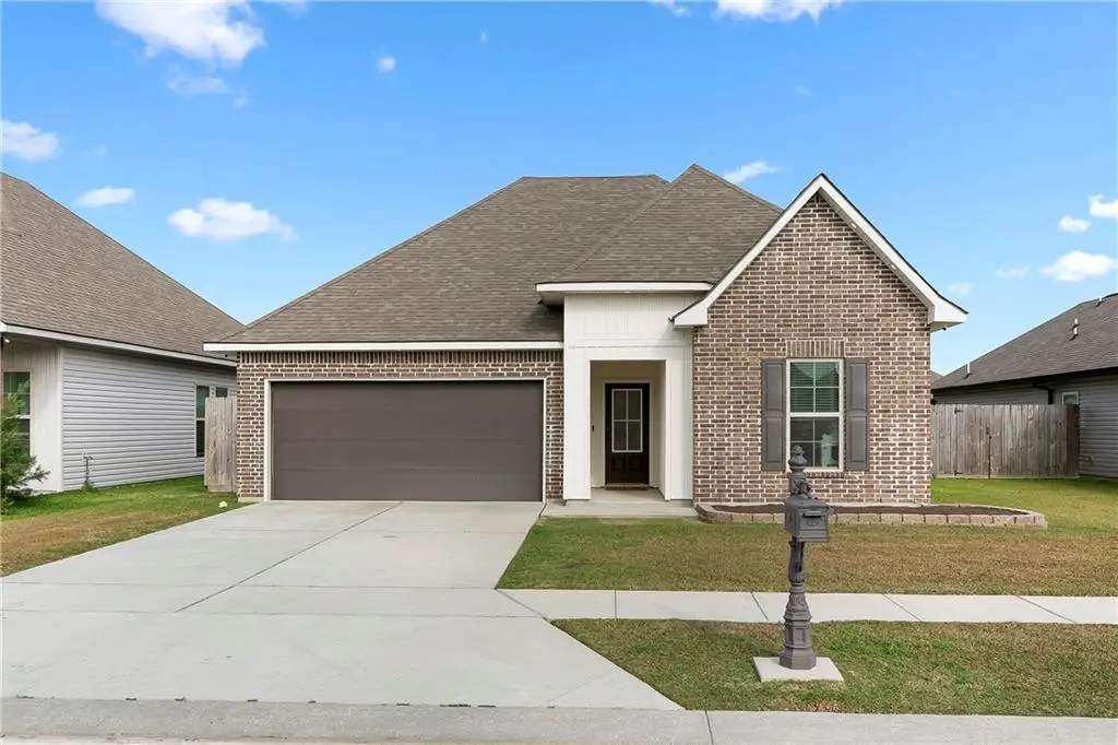 2604 Bayou Chene Drive, Marrero, LA 70072 - Image #1