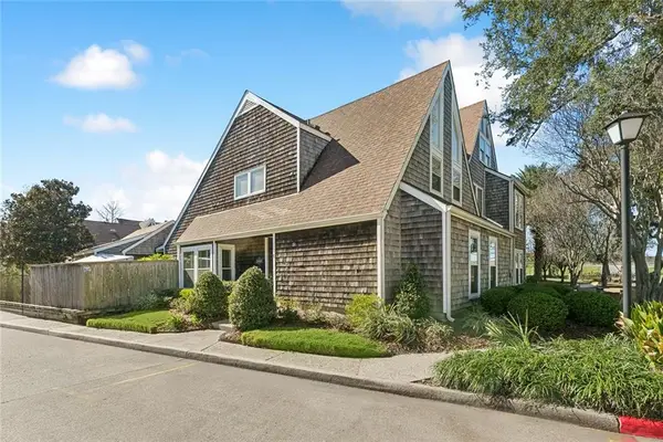 14 N Mariners Cove, New Orleans, LA 70124